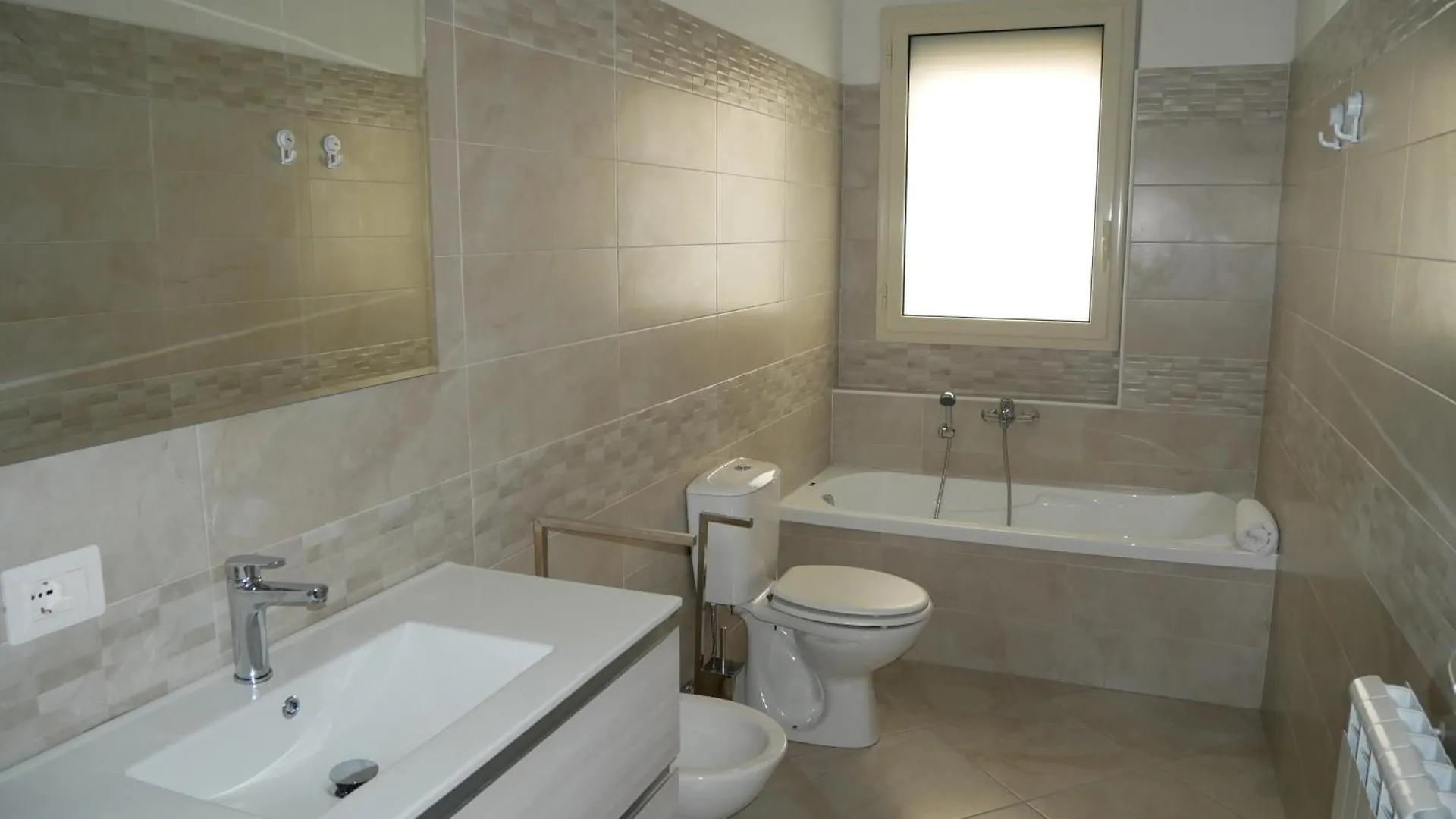 Apartment Casa Vacanze Le Tre Scimmiette Chic Paterno