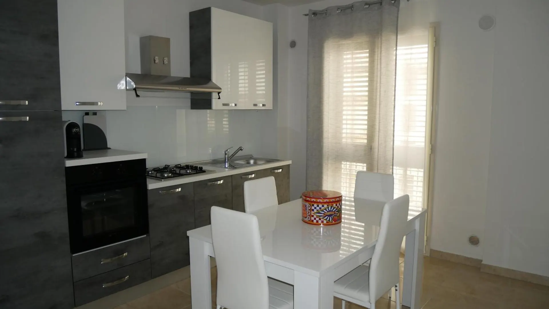 Apartment Casa Vacanze Le Tre Scimmiette Chic Paterno